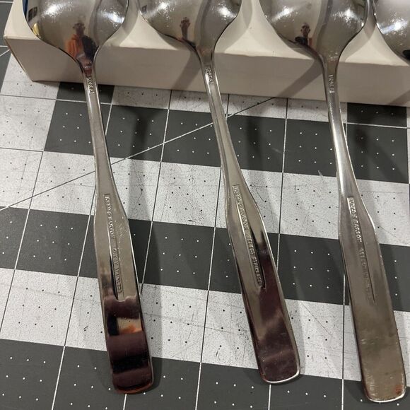 Reed & Barton Fiddler II (4) Oval / Soup Spoons Stainless Flatware Replacements - Picture 10 of 16